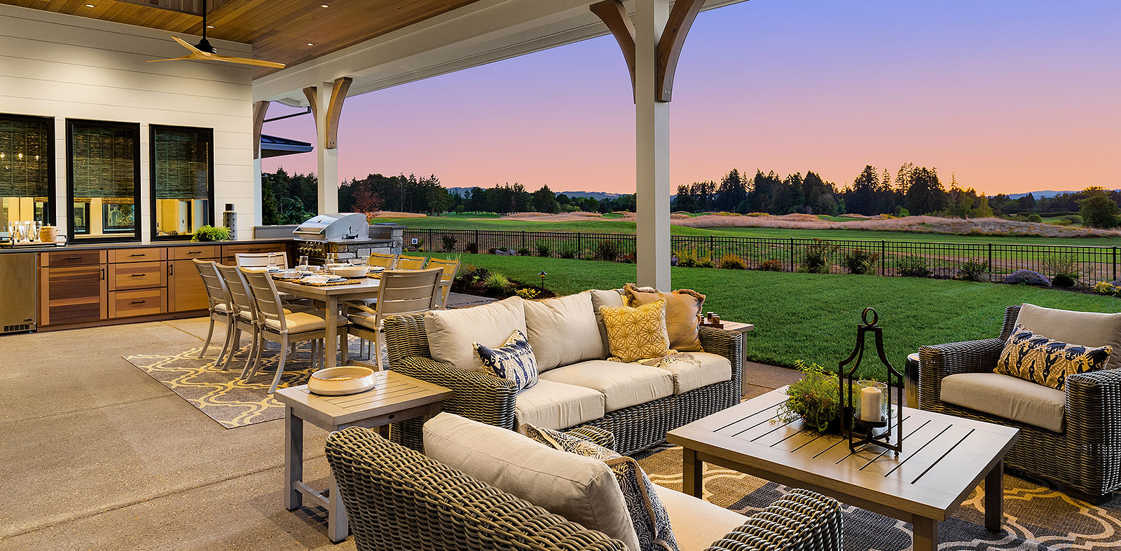 covered porch with retractable screens